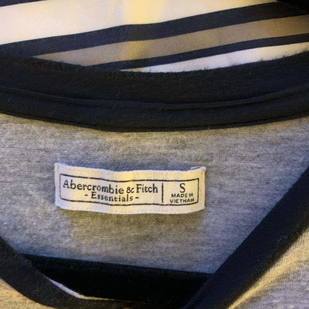 A&F Grey Ringer Tee - Picture 2 of 2